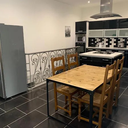Casa de hóspedes Tenjin 15 *